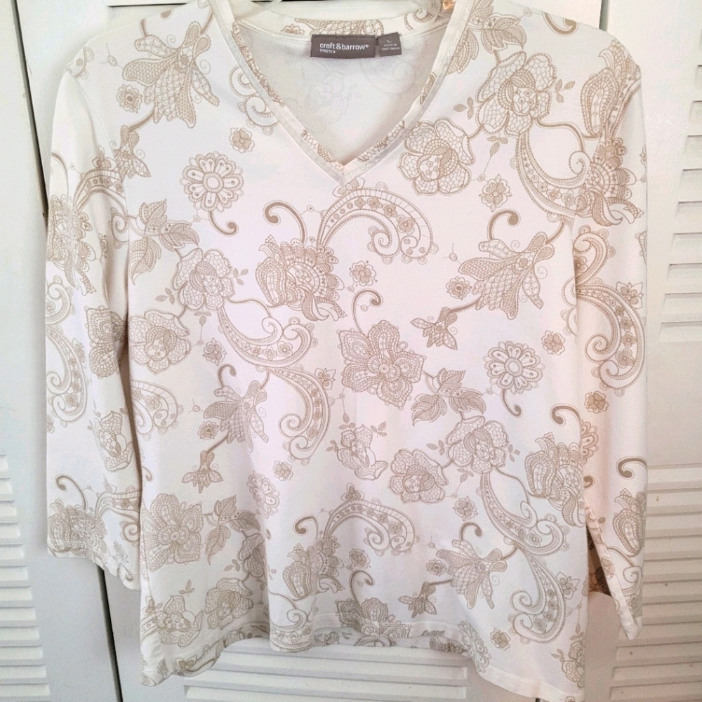 Croft and Barrow 3/4 sleeve